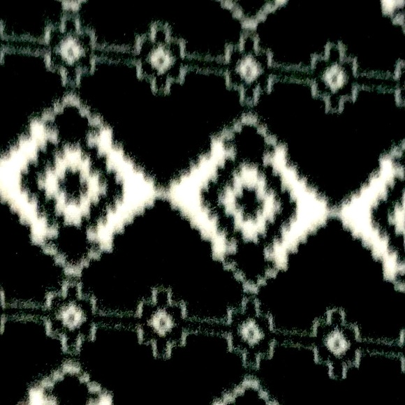 GREENBRIER INTERNATIONAL women’s/men’s plush Fleece Scarf size 9.5 x 59 in NWT - Picture 5 of 6